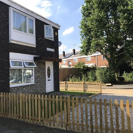 Villa 4 Bed House Next To Basildon Town Centre Exterior foto