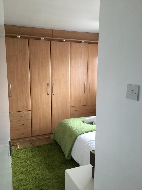 Villa 4 Bed House Next To Basildon Town Centre Exterior foto