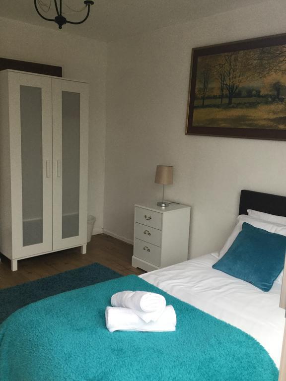 Villa 4 Bed House Next To Basildon Town Centre Exterior foto