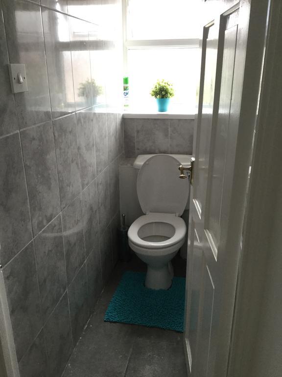 Villa 4 Bed House Next To Basildon Town Centre Exterior foto