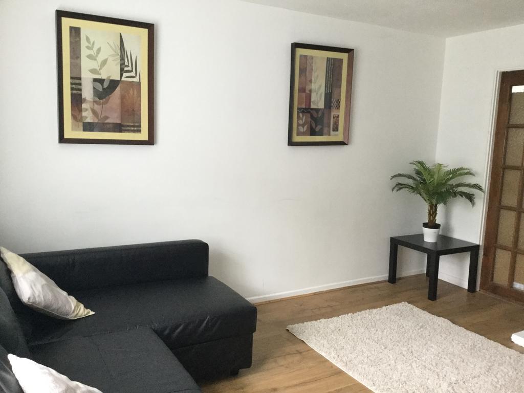 Villa 4 Bed House Next To Basildon Town Centre Exterior foto